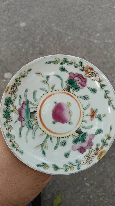 古玩陶瓷粉彩高足供蝶真品鑒賞圖