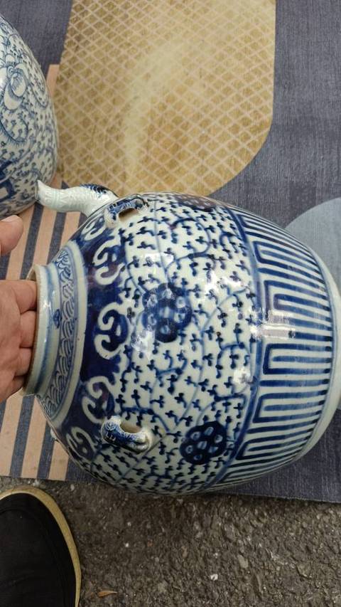 古玩陶瓷寶相花纏枝蓮四系青花壺真品鑒賞圖