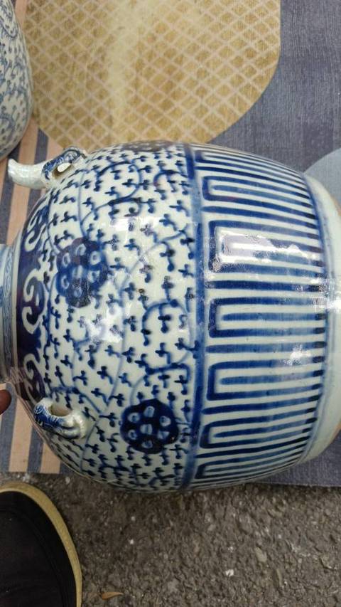 古玩陶瓷寶相花纏枝蓮四系青花壺真品鑒賞圖