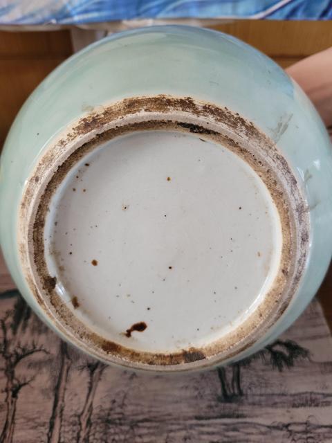古玩陶瓷豆青釉青花加白福字紋西瓜罐真品鑒賞圖