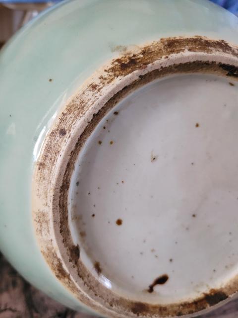 古玩陶瓷豆青釉青花加白福字紋西瓜罐真品鑒賞圖