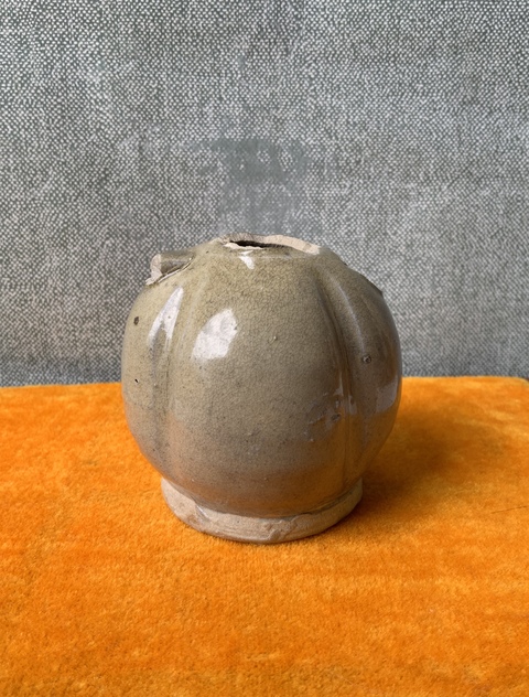 古玩陶瓷長沙窯青釉瓜棱水注拍賣，當(dāng)前價格0元