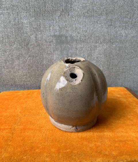 古玩陶瓷長沙窯青釉瓜棱水注拍賣，當(dāng)前價格0元