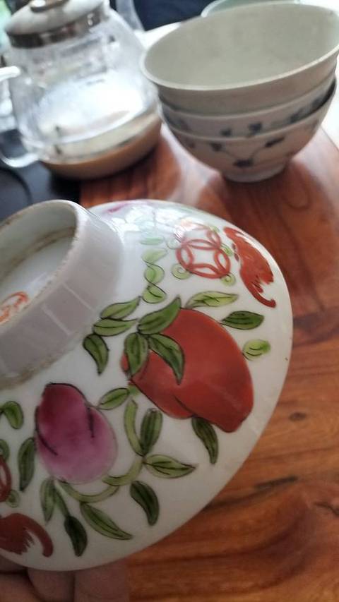 古玩陶瓷粉彩花繪碗真品鑒賞圖