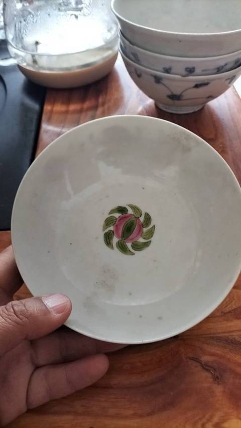 古玩陶瓷粉彩花繪碗真品鑒賞圖
