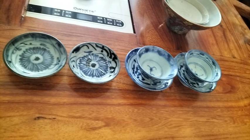 古玩陶瓷青花花卉盤真品鑒賞圖
