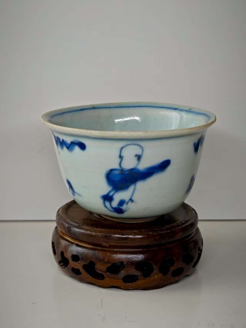 古玩陶瓷明晚期青花嬰戲圖杯拍賣,當(dāng)前價(jià)格1678元