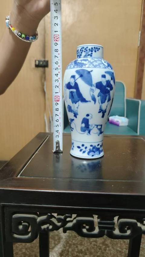 古玩陶瓷青花人物雞腿瓶真品鑒賞圖