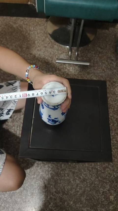 古玩陶瓷青花人物雞腿瓶真品鑒賞圖