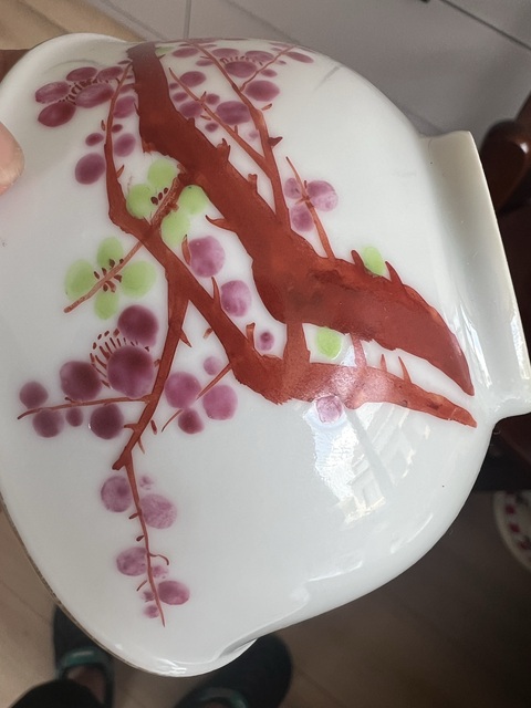 古玩陶瓷粉彩梅花紋茶碗真品鑒賞圖