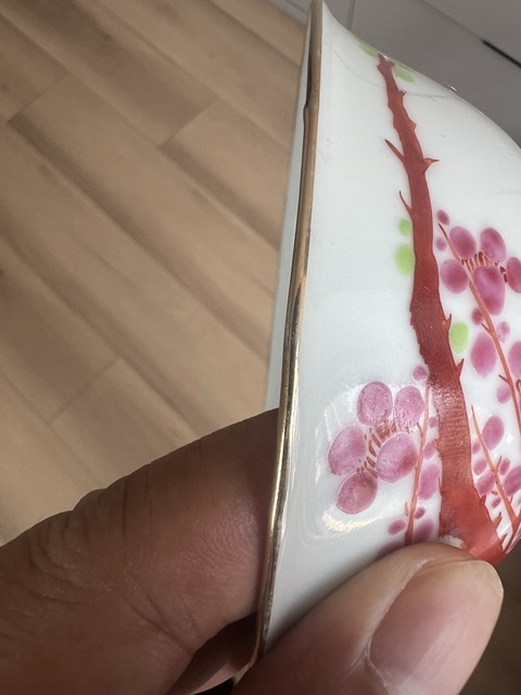 古玩陶瓷粉彩梅花紋茶碗真品鑒賞圖
