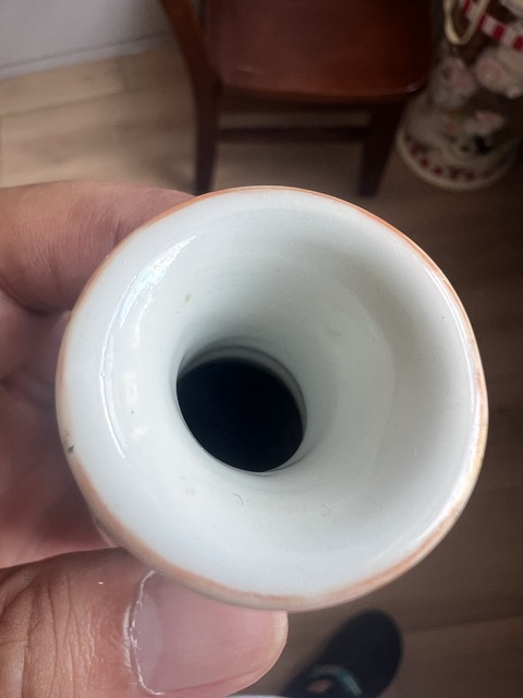 古玩陶瓷廣彩花蝶紋玉壺春瓶真品鑒賞圖