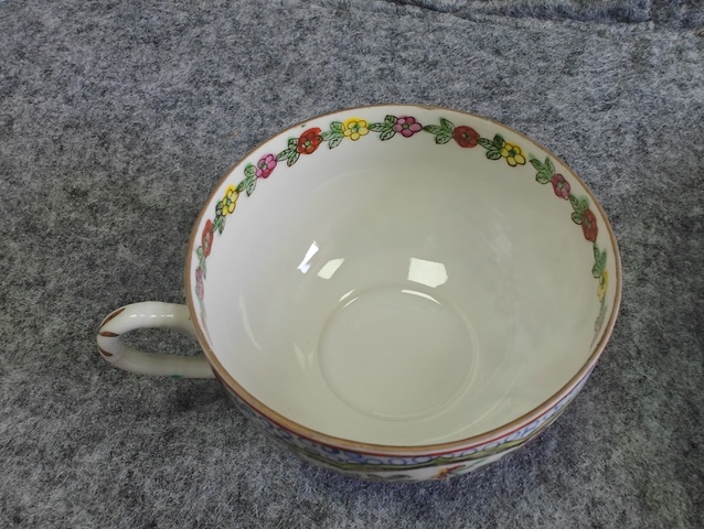 古玩陶瓷廣彩杯碟真品鑒賞圖
