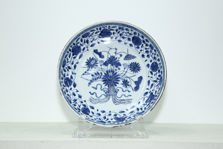 古玩陶瓷清雍正·青花一束蓮紋大盤(pán)拍賣,當(dāng)前價(jià)格1856元