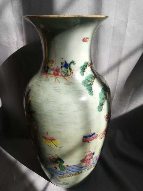 古玩陶瓷人物紋粉彩瓶真品鑒賞圖