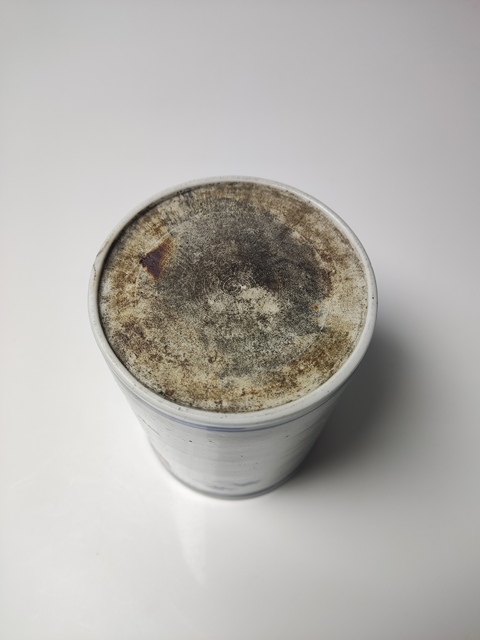古玩陶瓷花卉紋青花筆筒真品鑒賞圖
