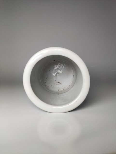 古玩陶瓷花卉紋青花筆筒真品鑒賞圖