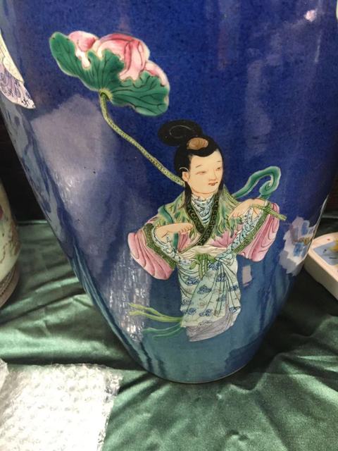 古玩陶瓷藍釉粉彩貝型瓶真品鑒賞圖