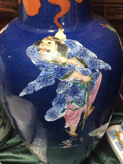 古玩陶瓷藍釉粉彩貝型瓶真品鑒賞圖