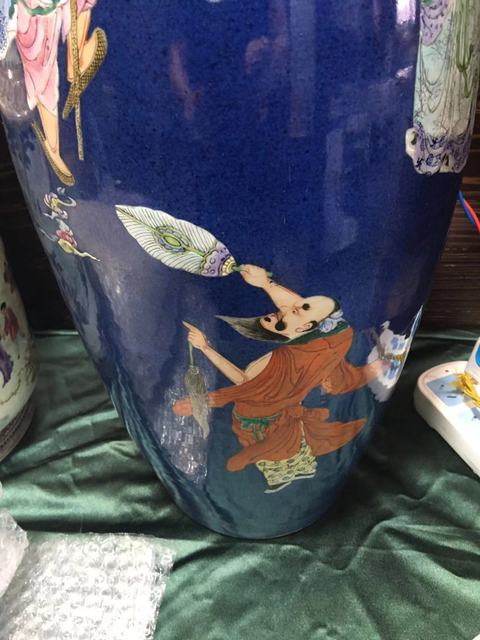 古玩陶瓷藍釉粉彩貝型瓶真品鑒賞圖
