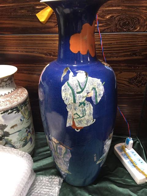 古玩陶瓷藍釉粉彩貝型瓶真品鑒賞圖