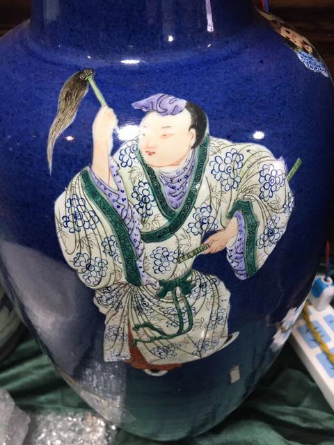 古玩陶瓷藍釉粉彩貝型瓶真品鑒賞圖