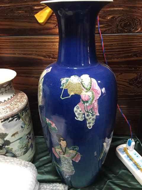 古玩陶瓷藍釉粉彩貝型瓶真品鑒賞圖
