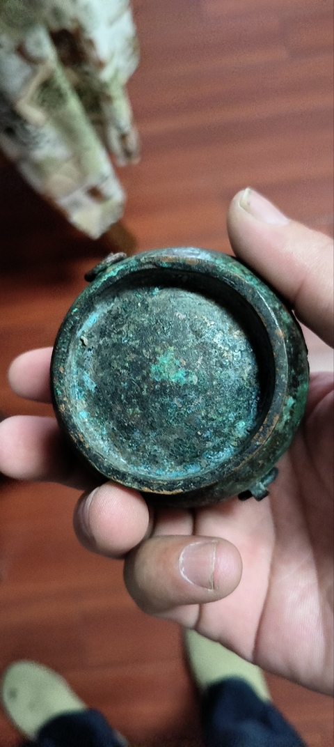 古玩陶瓷豆青盤真品鑒賞圖