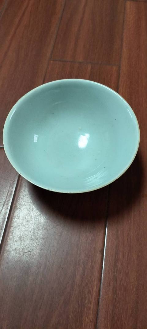 古玩陶瓷豆青杯，盤真品鑒賞圖