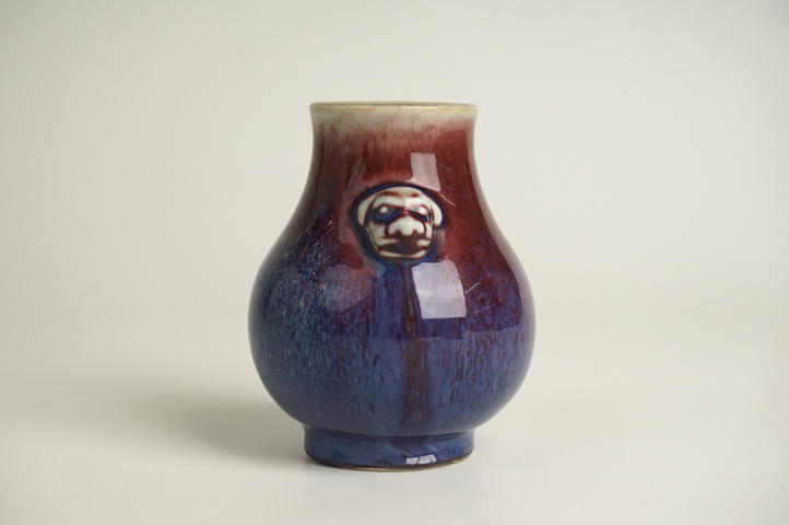 古玩陶瓷清中晚·窯變紅釉獸耳尊真品鑒賞圖