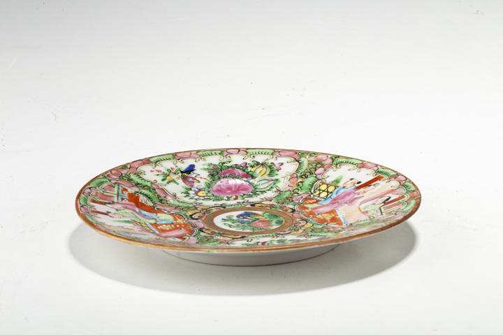 古玩陶瓷清末民初·廣彩開窗花鳥人物紋小折沿盤真品鑒賞圖