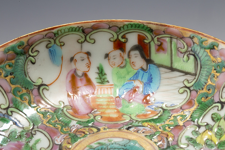 古玩陶瓷清晚·廣彩開窗花鳥人物紋小盤
真品鑒賞圖