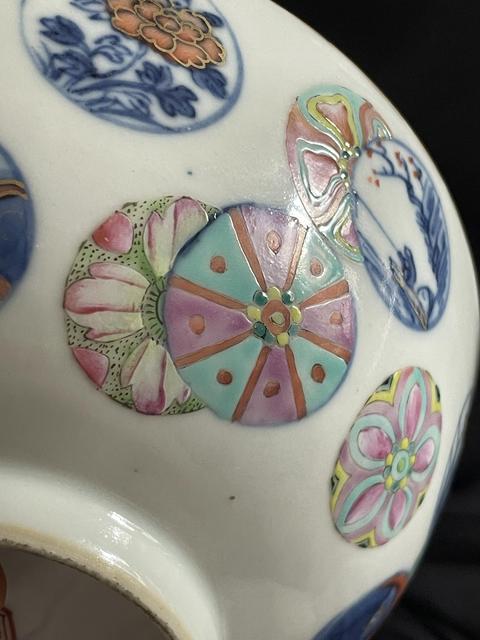 古玩陶瓷青花粉彩碗真品鑒賞圖