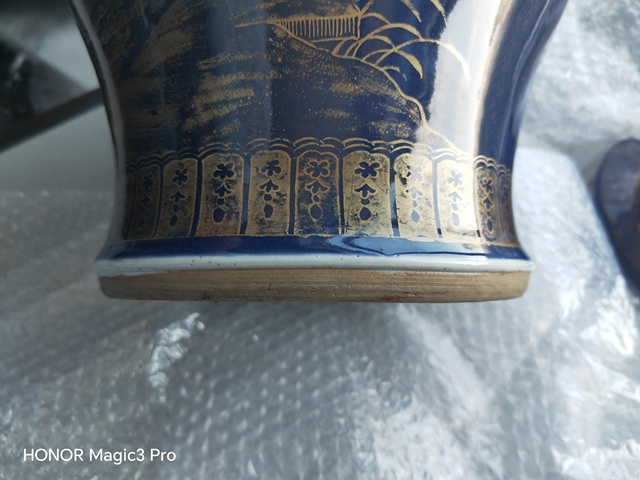 古玩陶瓷霽藍(lán)釉描金山水人物將軍罐真品鑒賞圖