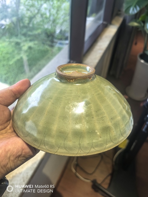 古玩陶瓷南宋龍泉青瓷刻仰蓮紋碗拍賣,當前價格25800元