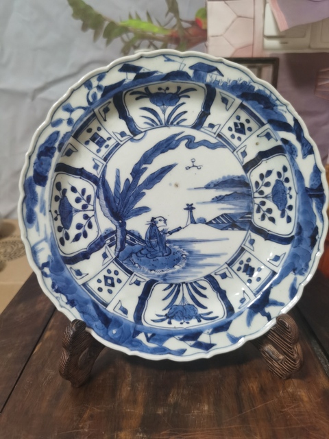 古玩陶瓷人物紋青花盤真品鑒賞圖