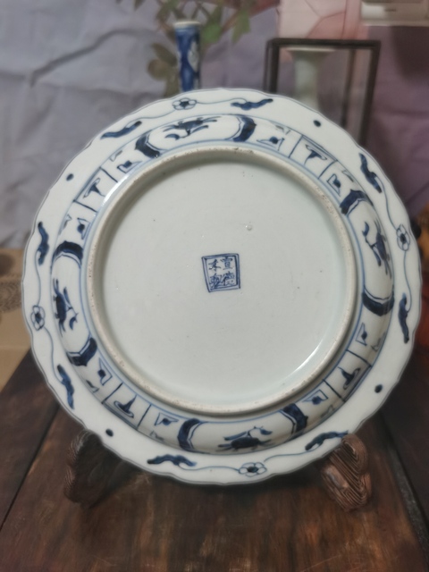 古玩陶瓷人物紋青花盤真品鑒賞圖