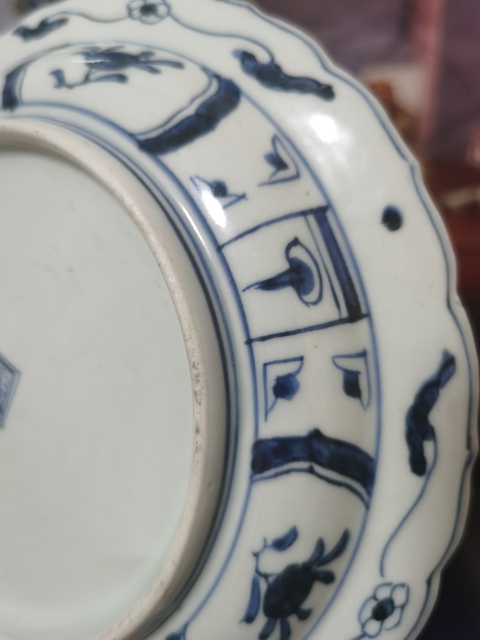 古玩陶瓷人物紋青花盤真品鑒賞圖