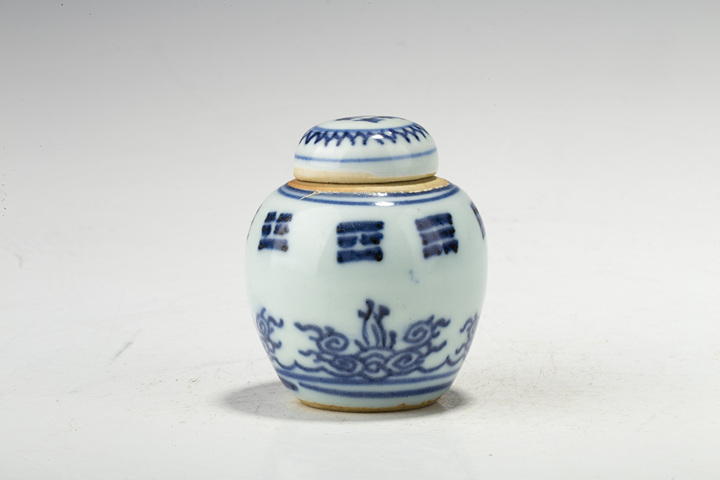古玩陶瓷清中·青花海水八卦紋小蓋罐拍賣,當前價格1344元