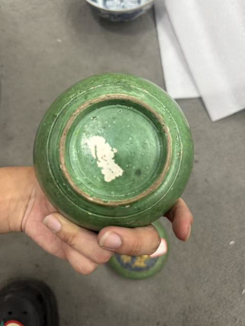 古玩陶瓷明三彩香盒真品鑒賞圖