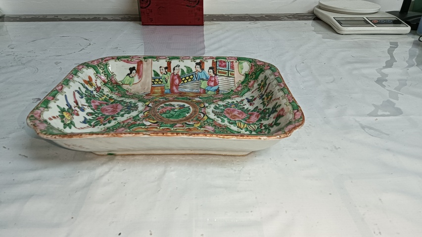 古玩陶瓷廣彩人物花鳥蝶紋四方倭角盤拍賣，當前價格1200元