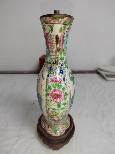 古玩陶瓷人物花鳥蝶紋廣彩瓶拍賣，當前價格1200元