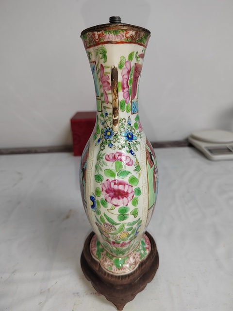 古玩陶瓷人物花鳥蝶紋廣彩瓶拍賣，當前價格1200元
