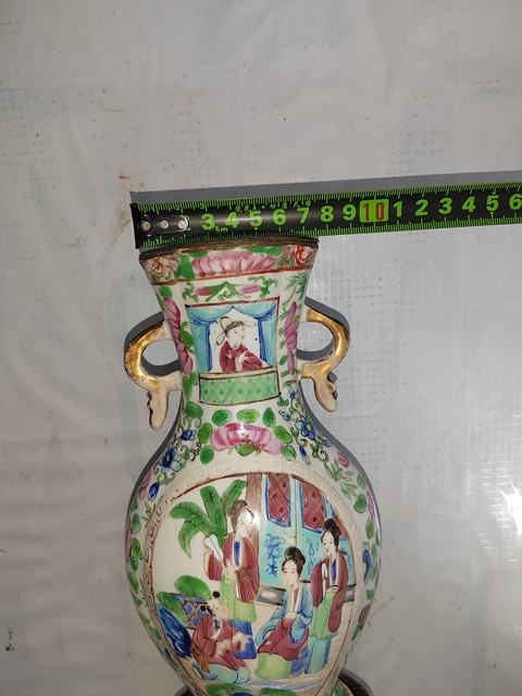 古玩陶瓷人物花鳥蝶紋廣彩瓶拍賣，當前價格1200元