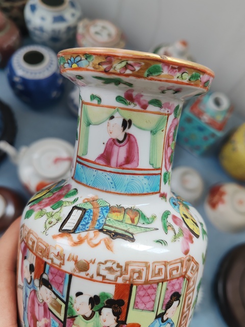 古玩陶瓷廣彩開窗人物棒槌瓶真品鑒賞圖