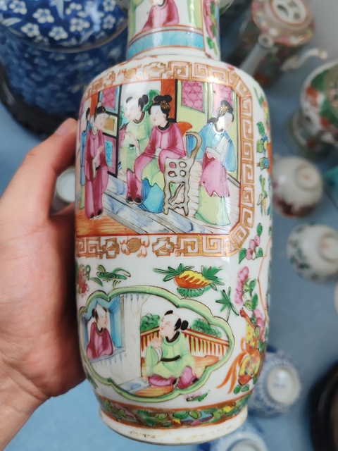 古玩陶瓷廣彩開窗人物棒槌瓶真品鑒賞圖