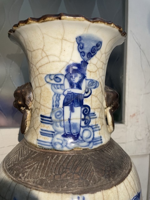 古玩陶瓷哥釉地鐵銹釉青花瓶真品鑒賞圖