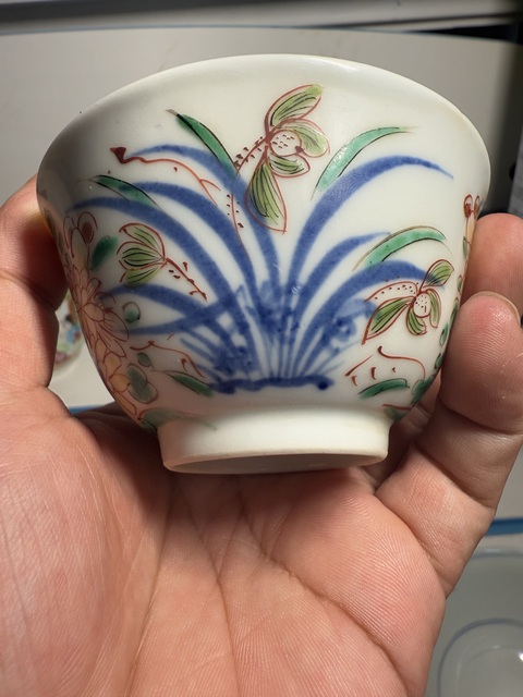 古玩陶瓷日本明治青花彩繪花卉紋杯真品鑒賞圖