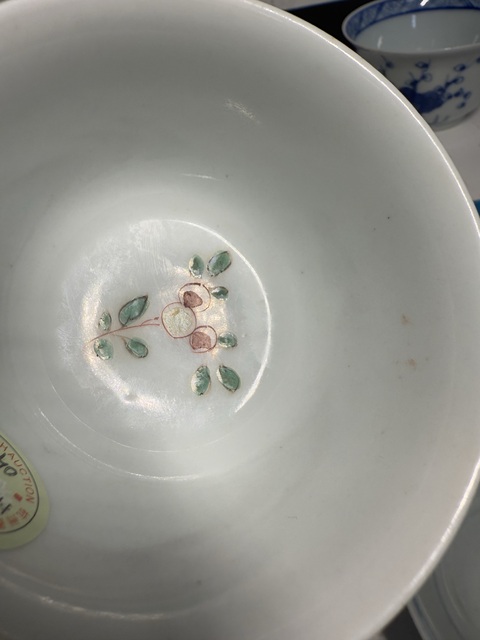 古玩陶瓷日本明治青花彩繪花卉紋杯真品鑒賞圖