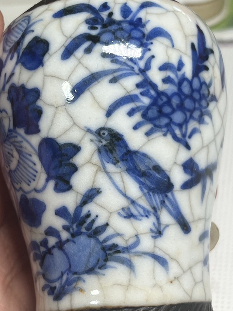 古玩陶瓷清代中晚期哥釉青花花鳥瓶真品鑒賞圖